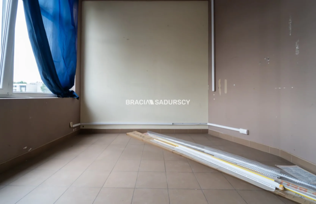 Lokal przy placu Bieńczyckim, Kraków Bieńczyce