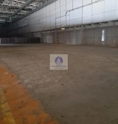 Praga Północ: magazyn 360 m2 do wynajęcia