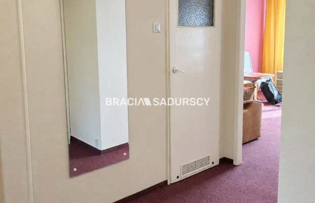Dwupokojowe mieszkanie z osobną kuchnią - os. Kalinowe, Bieńczyce, Kraków  
 

 Oferujemy na wynajem w pełni wyposażone i funkc