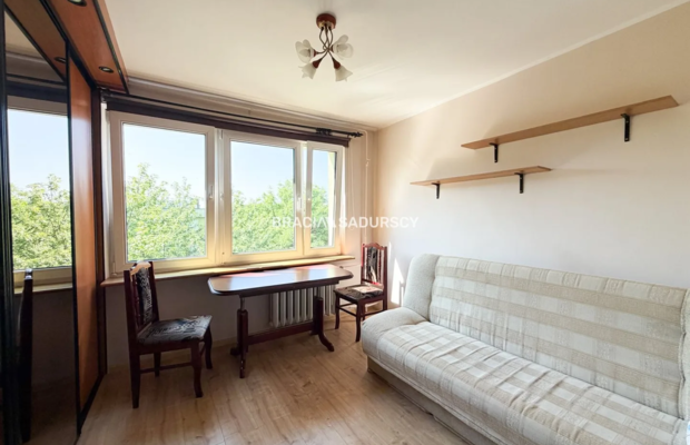 4 osobne pokoje, balkon, oddzielna kuchnia