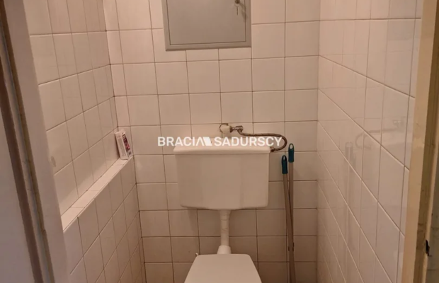 2-pok, ul. Królewska, parking dla mieszkańców