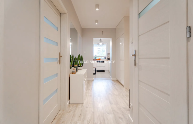 SERENADA|3POK|PARKING|BALKON|58,60M