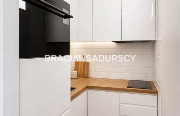 25 m² po generalnym remoncie | Blisko uczelni