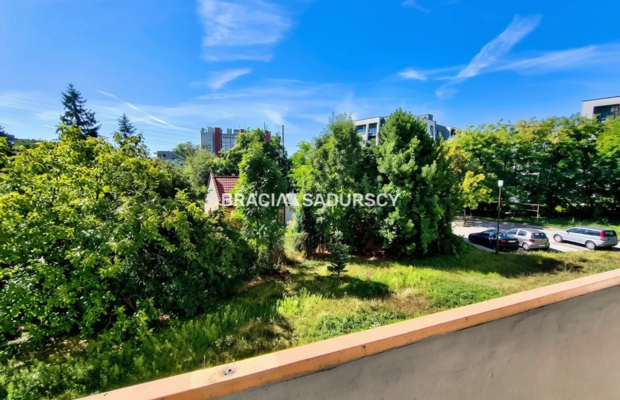 Prywatny parking|Możliwość doposażenia|Wolne 
