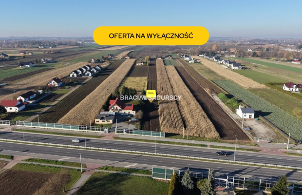 Działka budowlana o pow. 23 arów w Krakowie - Nowej Hucie   
 
Przedmiotem oferty jest działka o nr  323/2    położona w obrębi