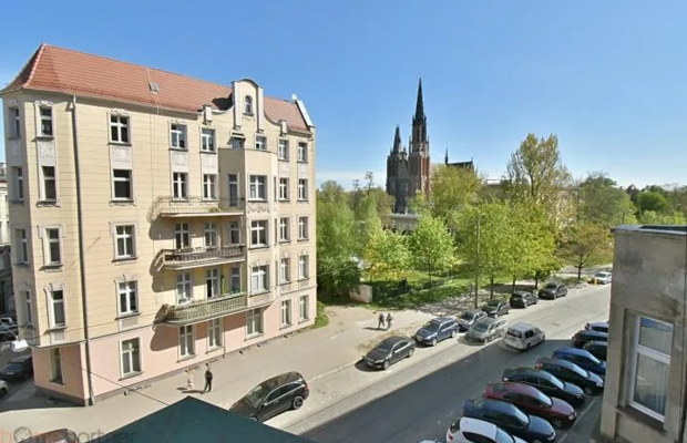 Kawalerka z balkonem, blisko uczelni