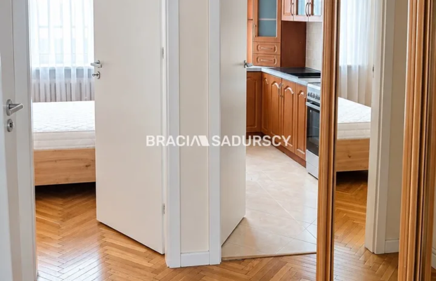 Mieszkanie 48 m² Nowa Huta - os. Zgody  
 

 Do wynajęcia przestronne, funkcjonalne, dwupokojowe mieszkanie z dwoma balkonami o