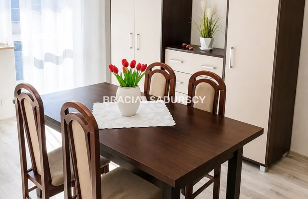 2 pokoje, balkon, miejsce postojowe, piwnica