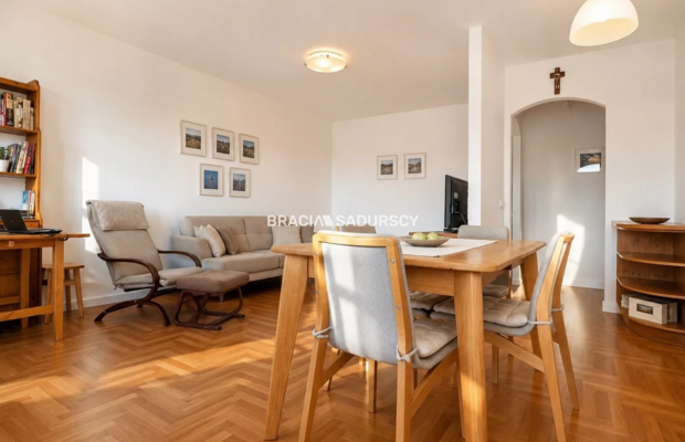 Mieszkanie z widokiem, balkon, winda, garaż
