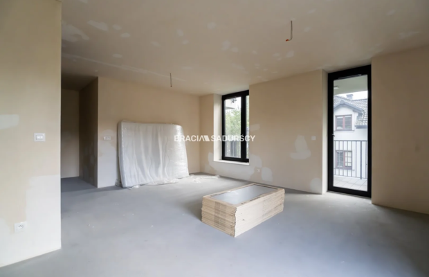 Nowoczesny jasny apartament w otoczeniu zieleni 