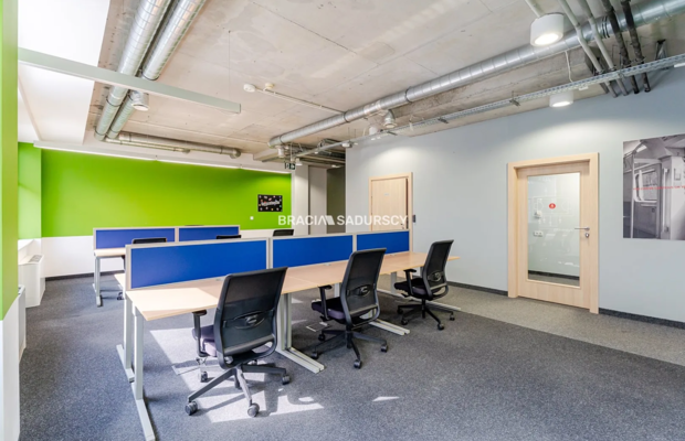 Wykończony lokal biurowy 392 m² do wynajęcia