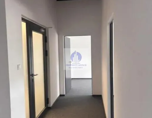 Włochy: lokal biurowy 91,30 m2 do wynajęcia