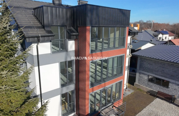 Wolnostojący obiekt biurowy- 300m2!!!