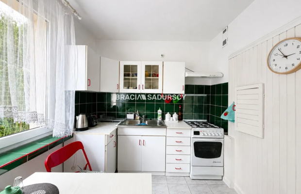 Kawalerka z osobną kuchnią, 37 m², balkon