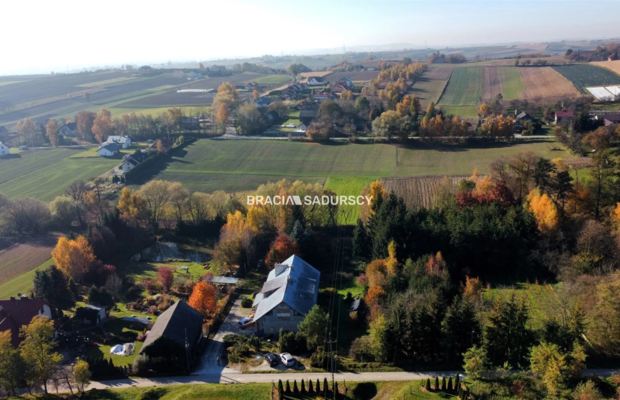 Wolnostojący dom ok. 600 m2