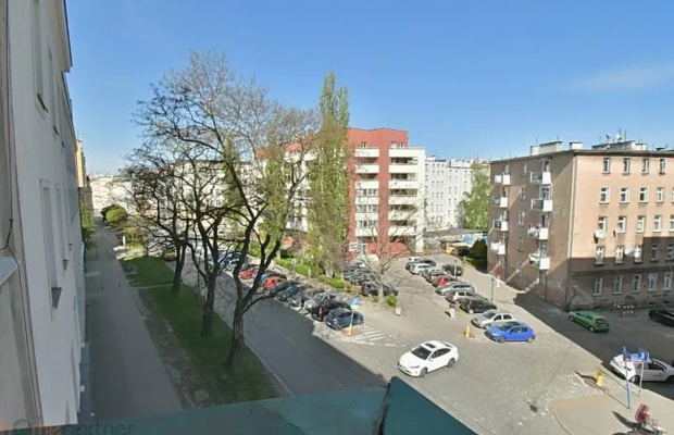 Kawalerka z balkonem, blisko uczelni