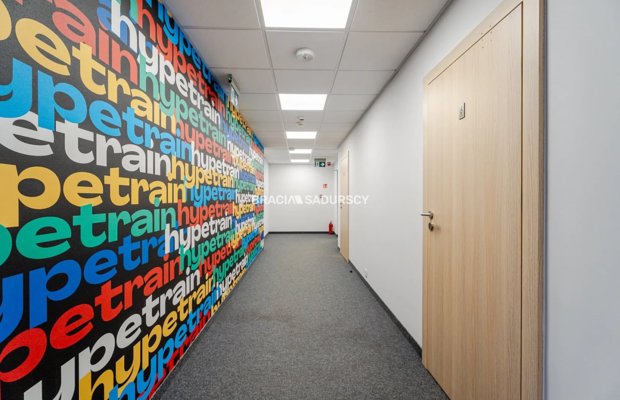 Wykończony lokal biurowy 392 m² do wynajęcia