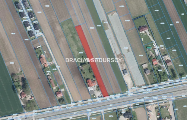 Działka budowlana o pow. 23 arów w Krakowie - Nowej Hucie   
 
Przedmiotem oferty jest działka o nr  323/2    położona w obrębi