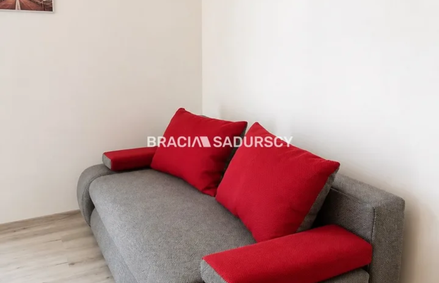 2 pokoje, balkon, miejsce postojowe, piwnica