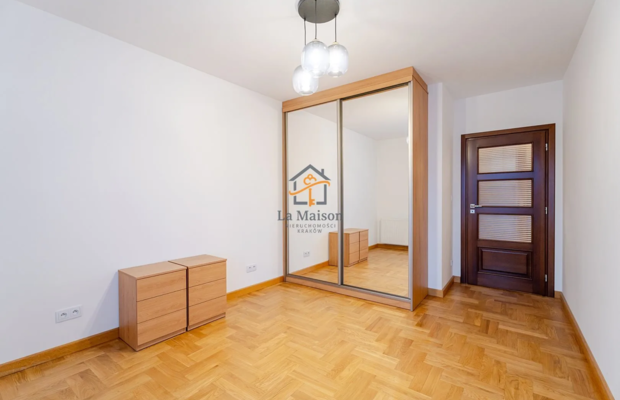 2-pokojowe z balkonem i garażem. Nowy Kleparz.