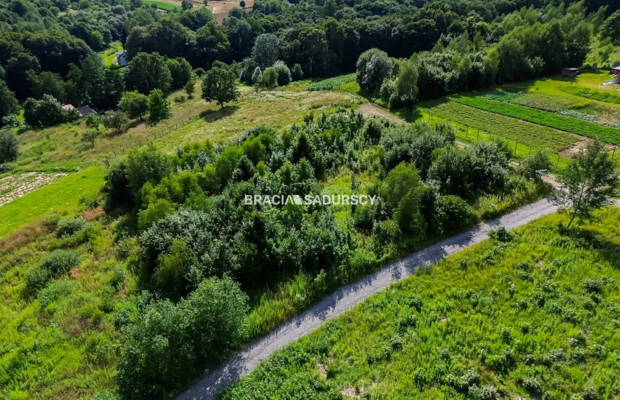 27 AR działki budowlanej w Mnikowie