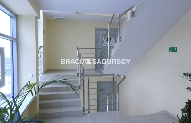 *Zdjęcia należą do właściciela oferty.   

   Do wynajęcia reprezentacyjny lokal biurowy klasy A o powierzchni 180 m² znajdując