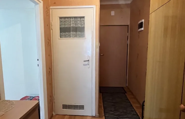 2 pokoje z oddzielną kuchnią , parter