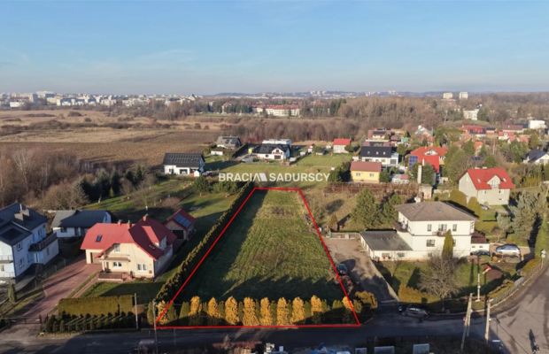 Na sprzedaż - działka budowlana 2358 m², Kraków - Nowa Huta (Mogiła)  

 Oferujemy piękną działkę budowlaną o powierzchni 2358 
