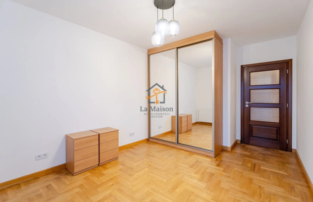 2-pokojowe z balkonem i garażem. Nowy Kleparz.