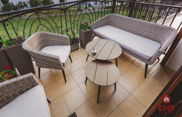 Dwupoziomowy Apartament z Panoramą na Jezioro