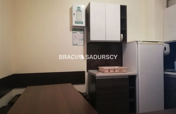 *Zdjęcia należą do właściciela oferty.   

   
Powierzchnie biurowe znajdują się na I piętrze budynku 
(łączna powierzchnia - o