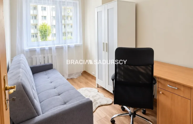 Sprzedam mieszkanie 62m2 z dużą piwnicą (3pok)
