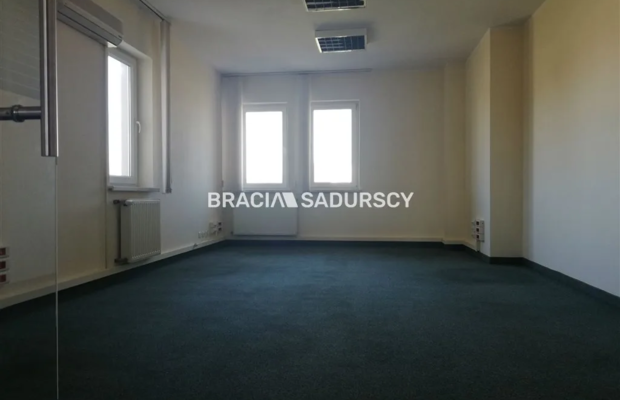 *Zdjęcia należą do właściciela oferty.   

   
Powierzchnie biurowe znajdują się na I piętrze budynku 
(łączna powierzchnia - o