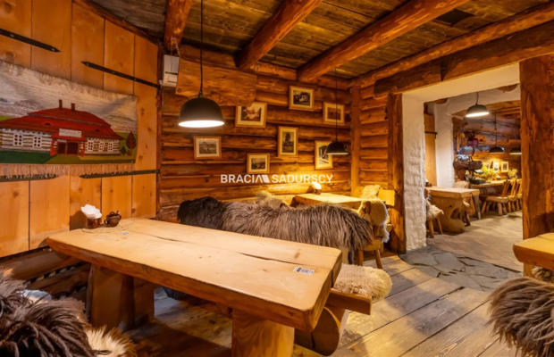 Lokal w centrum miasta z działającą restauracją