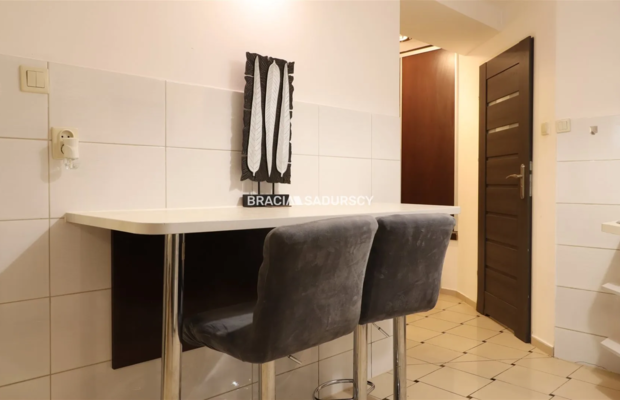 2 pokoje o pow. 45 m 2  blisko centrum i krakowskich uczelni 
OFERTA PROMOCYJNA DLA STUDENTÓW - TYLKO DO KOŃCA WRZEŚNIA -  479 