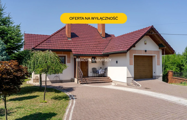 Dom wolnostojący, garaż, fotowoltaika, 7 pokoi