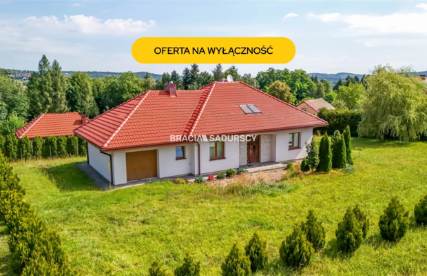 Nowoczesny dom parterowy w Łapanowie
