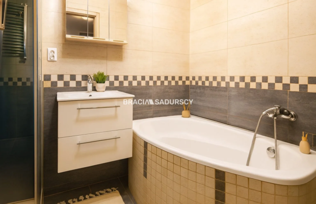 3 pokoje + balkon, 56 m² – idealne na start!