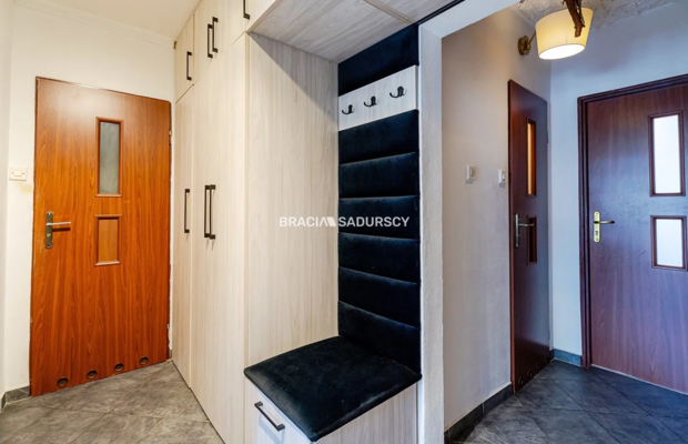 3 pok/ duży balkon/ winda/ ul. Walerego Sławka.