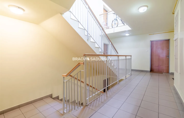 2 piętro, balkon, 3 pok., piwnica,zielono, parking