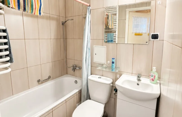 2 pokoje z oddzielną kuchnią , parter
