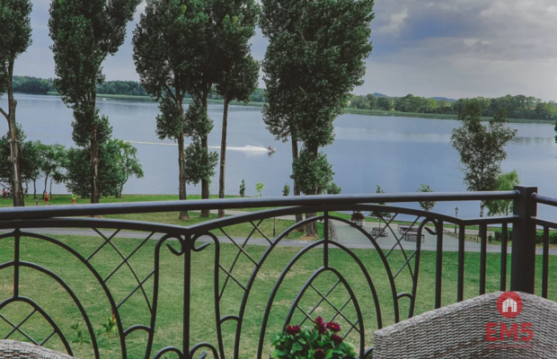 Dwupoziomowy Apartament z Panoramą na Jezioro