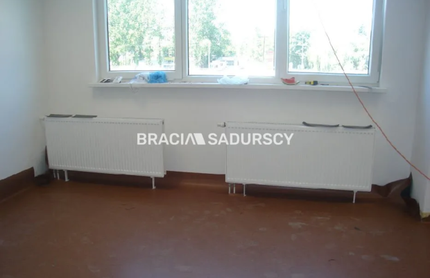 *Zdjęcia należą do właściciela oferty.      
 
KRAKÓW - PŁASZÓW , blisko węzła BIEŻANÓW na autostradzie A4.    LOKAL BIUROWY zn