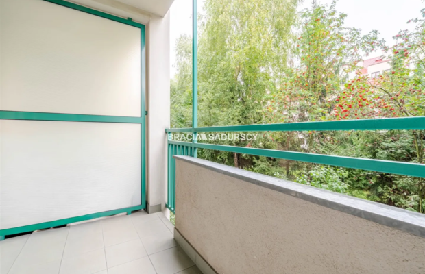 Sprzedam, duża kuchnia, 2-pok z balkonem 