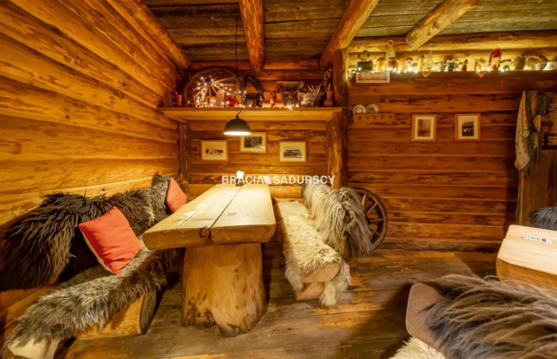 Lokal w centrum miasta z działającą restauracją