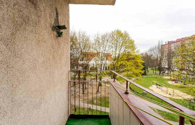 Bieńczyce, osiedle Strusia. 3 pokojowe mieszkanie o pow. 45,42 m 2 .            
          Mieszkanie do remontu, na  3  piętrz