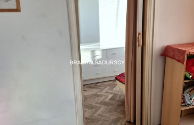2-pok, ul. Królewska, parking dla mieszkańców
