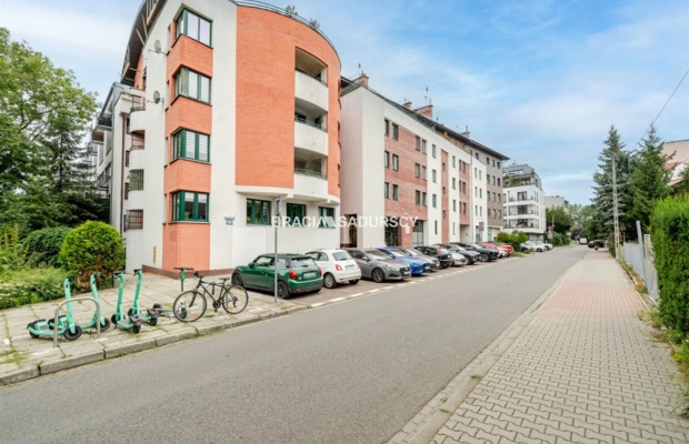 ŚWIETNA LOKALIZACJA 2-POKOJOWE Z BALKONEM