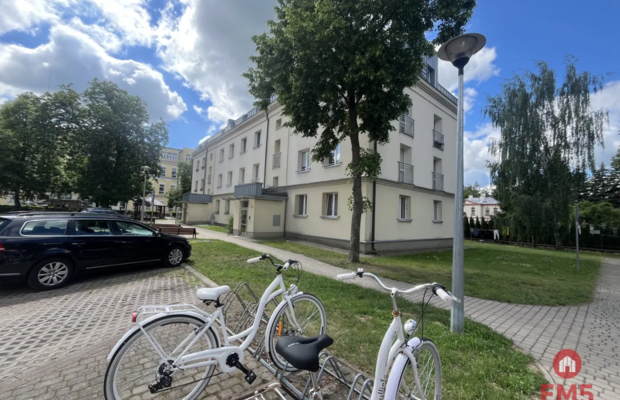 2 pokoje z oddzielną kuchnią , parter