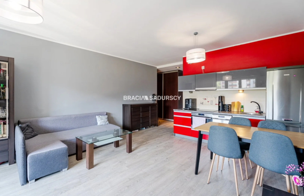 Obozowa/Ruczaj/1. piętro, winda, duży balkon